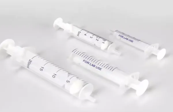 Family & Multi-Cavity Molding Application Case: Production Process of Disposable Medical Syringe Kit