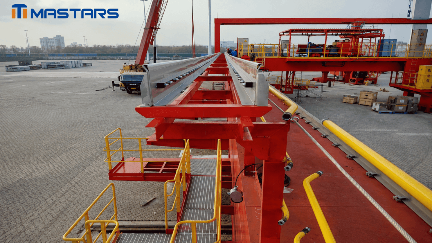 Industrial energy chain system applied to large long-travel equipment for carrying, guiding, and protecting moving cables. Industrial energy chain system applied to large long-travel equipment for carrying, guiding, and protecting moving cables.