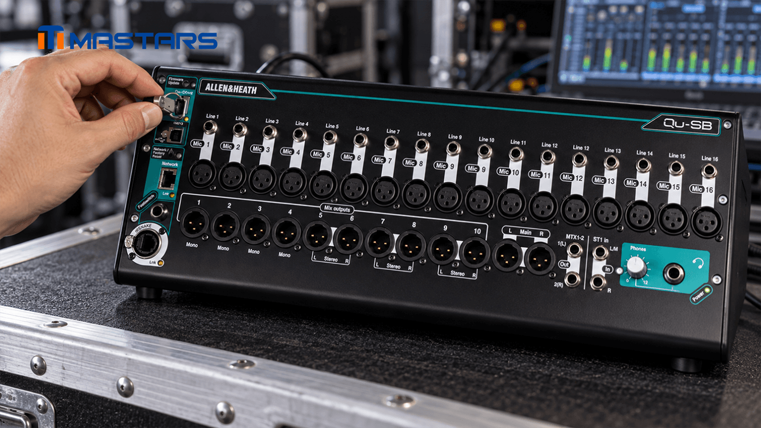 The fully assembled Qu-SB digital mixer supports audio connection and control in live sound applications. The fully assembled Qu-SB digital mixer supports audio connection and control in live sound applications.