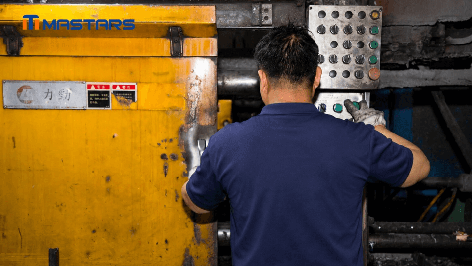 Controlled die-casting operation helps maintain consistent part geometry for downstream processing and assembly.