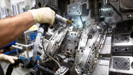 injection molding injection molding