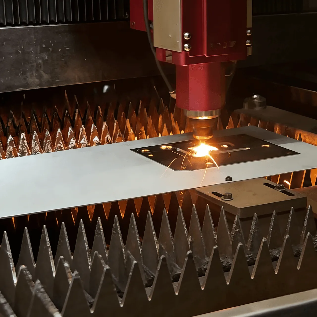 laser cutting,sheet metal laser cutting